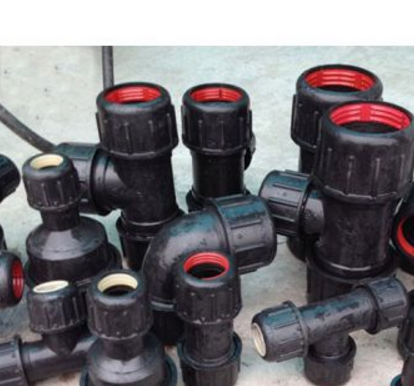 任丘硕达塑料管件厂专业生产PE管件，星农三通，快接管件厂家