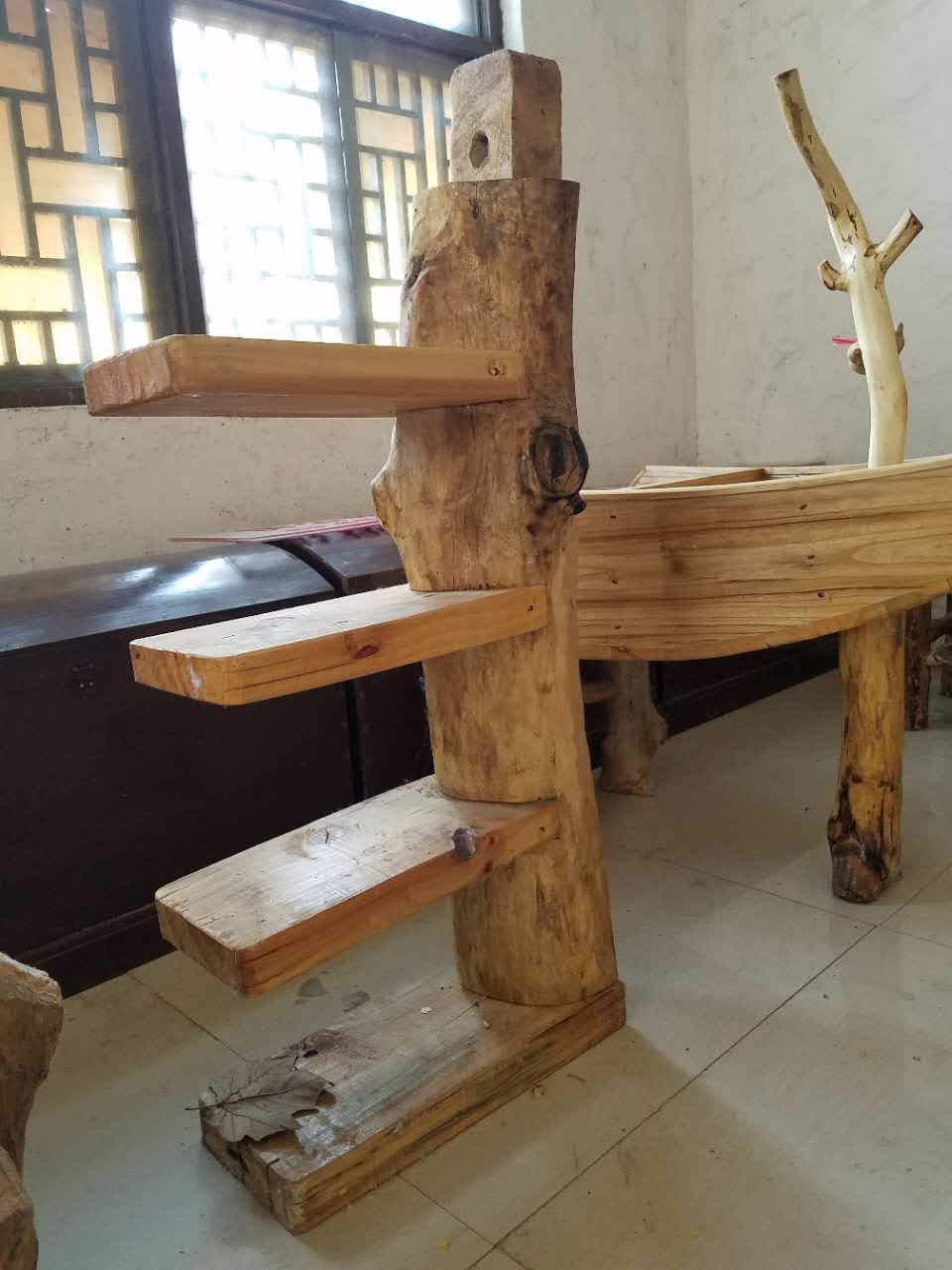 供应木制工艺品/老牛车水车