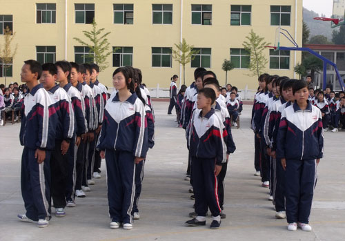 沧州校服参数  春蕾服装厂家批发