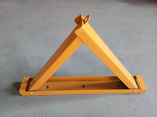 槽钢三角车位锁图片/鑫宇交通设施