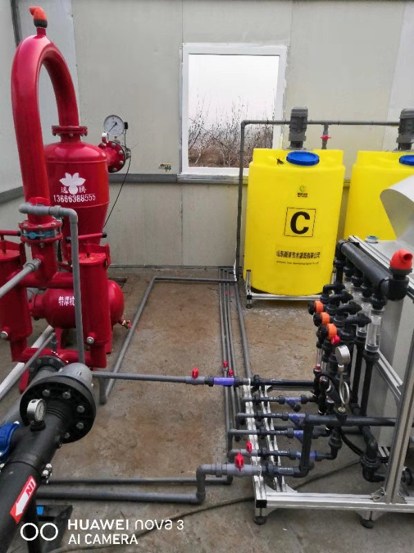 多功能高效智能施肥机/山东雨泽节水灌溉有限公司