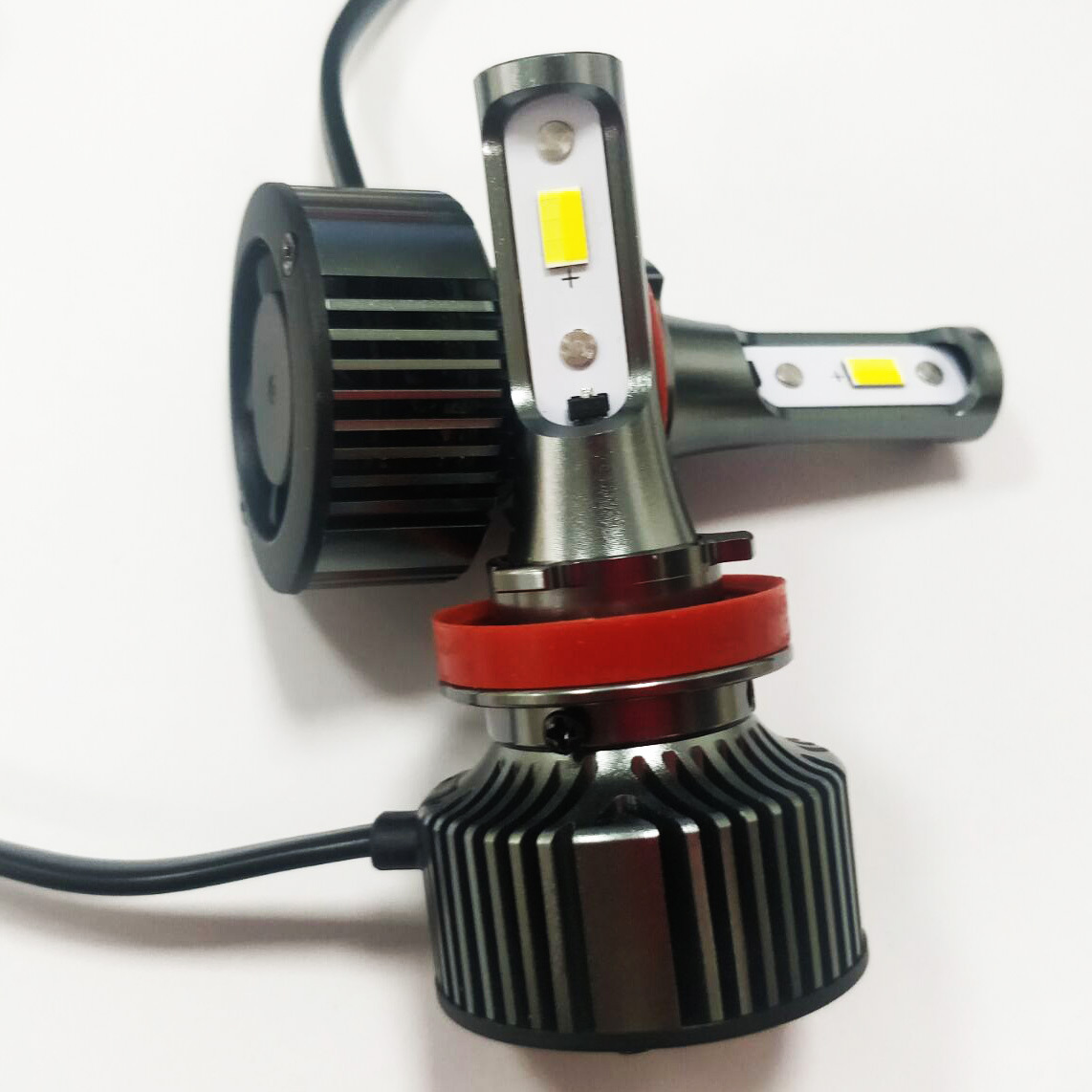 集成芯片 E10内置驱动H11汽车三色大灯 智能控温 无电磁辐射干扰