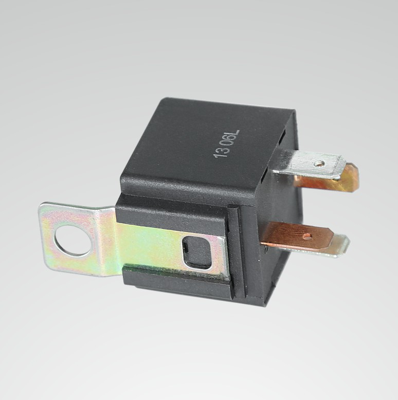 厂家供应12V/24V40A汽车继电器四脚含插座塑背汽车继电器全套配件