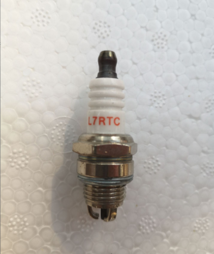 二冲程 油锯 三极 高品质 火花塞 厂家直销 园林工具配件