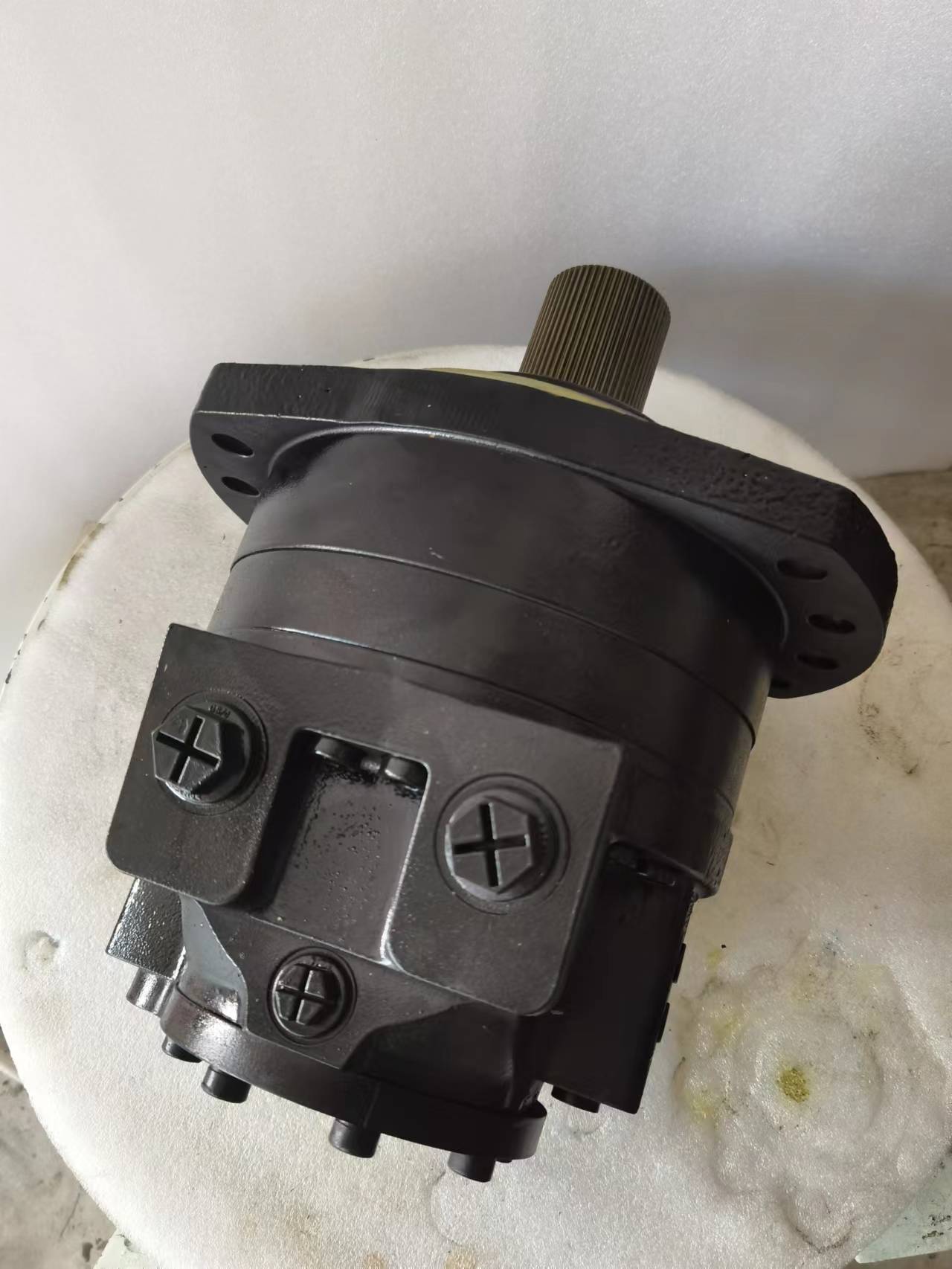 进口低速大扭矩液压马达MCR5A565A60Z-3XA0V2WL/12 P1