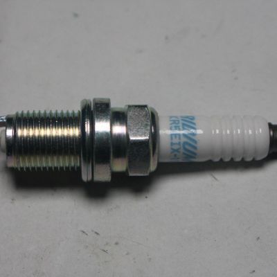 BPY1-18-110A 适用于海马福美来 海马普力马 马自达3 马自达2火嘴